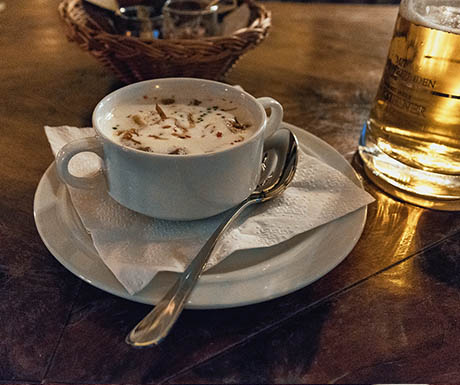 strandhalle-binz-spargelsuppe-innen-firstwithHertz_altb