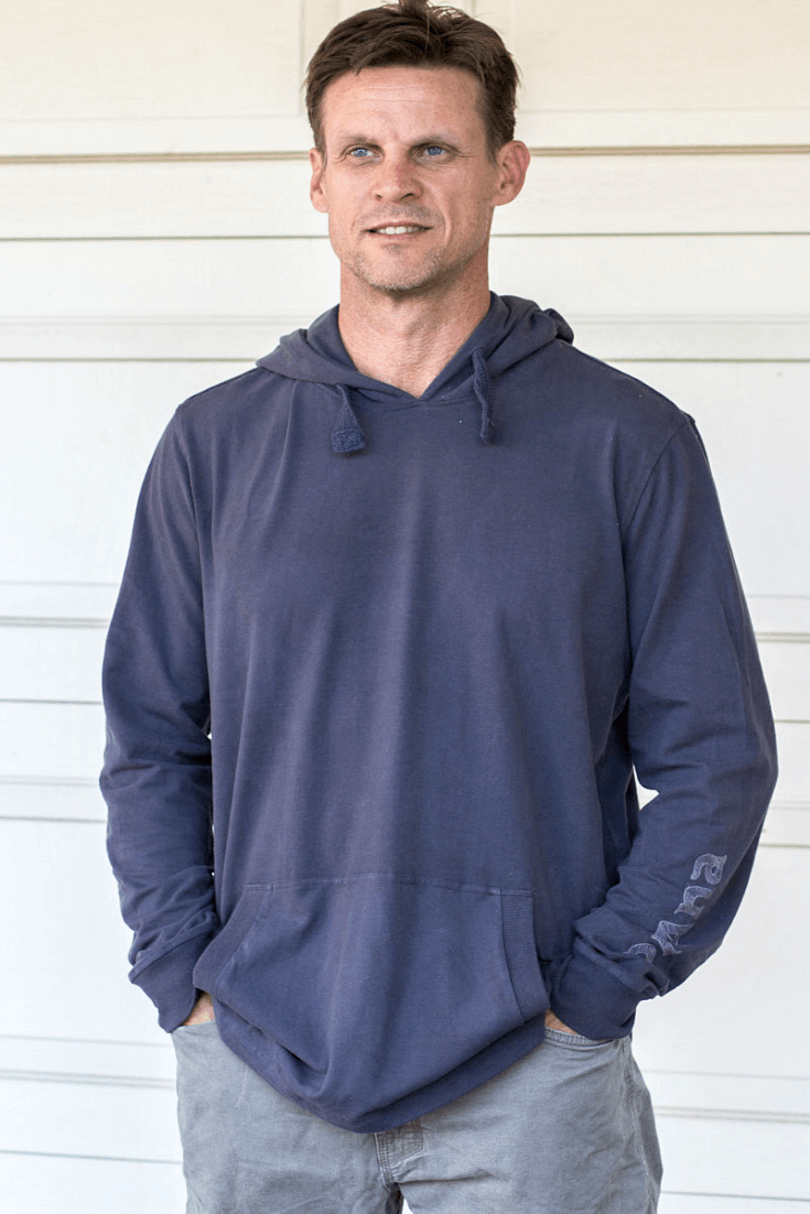 I'm a big fan of a comfy and casual pullover hoodie that can be dressy as well, and this Setu Hoodie made from 92% organic cotton can be worn almost anywhere. 