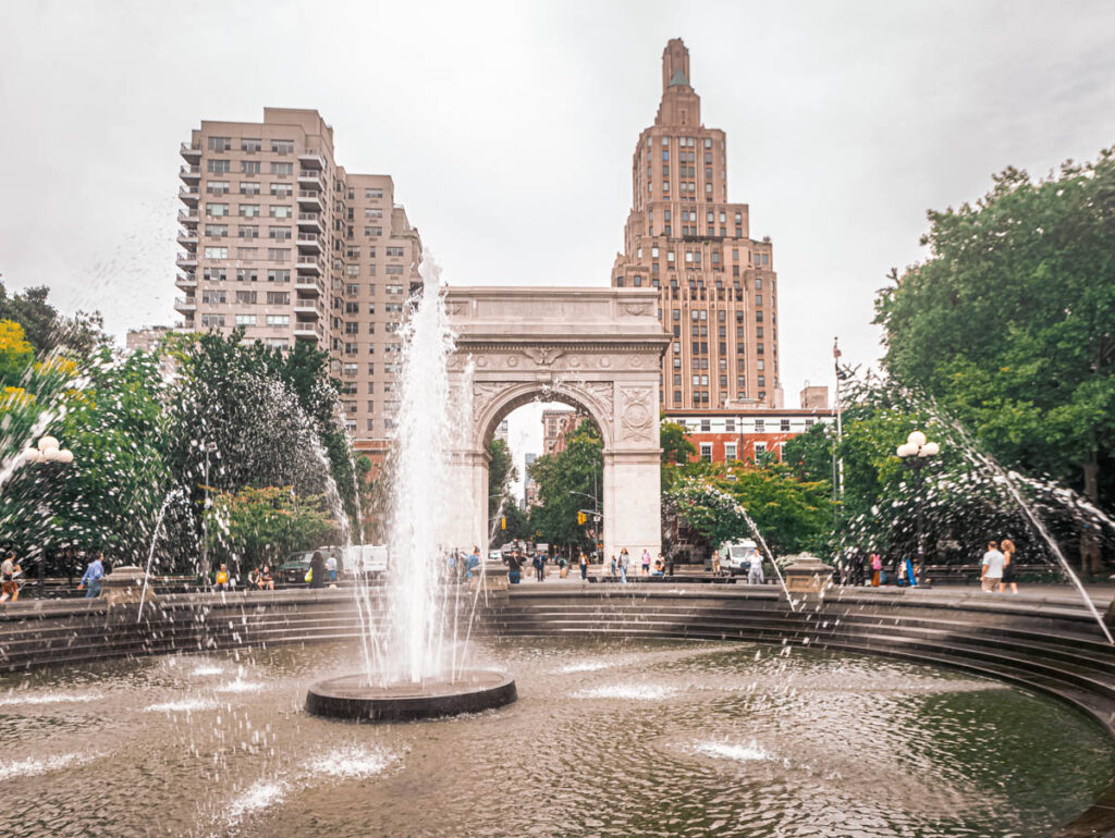 fountain in front of washington monument in washington square park