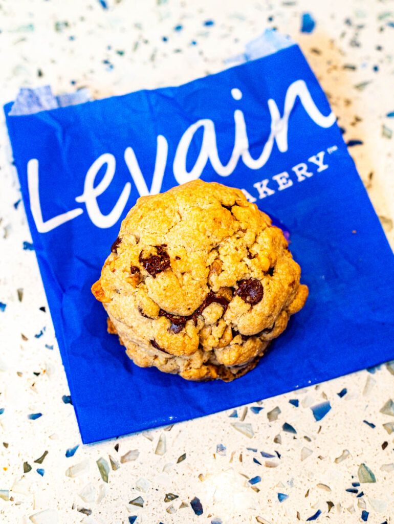 levain bakery cookie