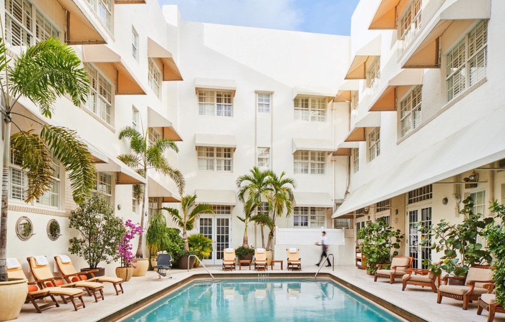 betsy hotel swimming pool in courtyard