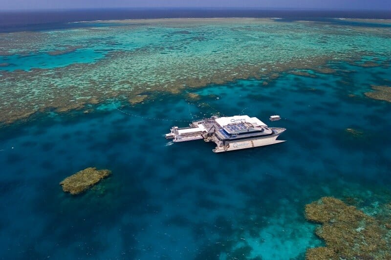 Agincourt Reef -in the great barrier reef with snorkeling platform