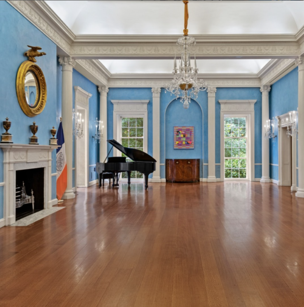 room inside gracie mansion painted blue