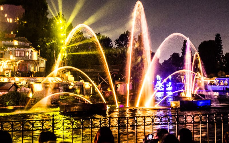 Fantasmic Night Show, Disneyland