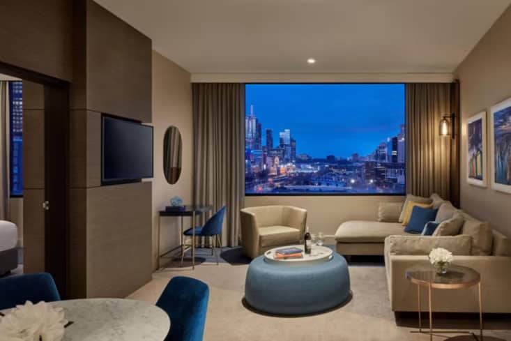 crowne plaza suite melbourne