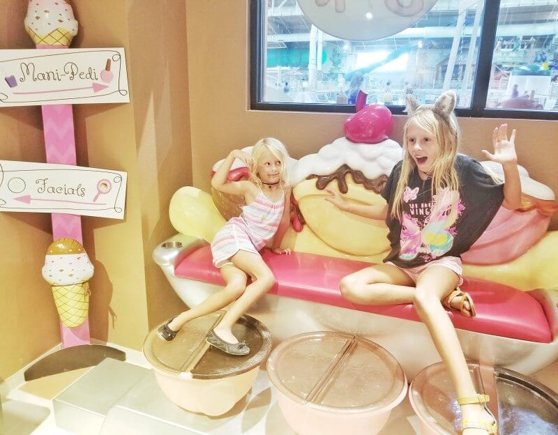 girls posing at Great wolf Lodge Charlotte North Carolina