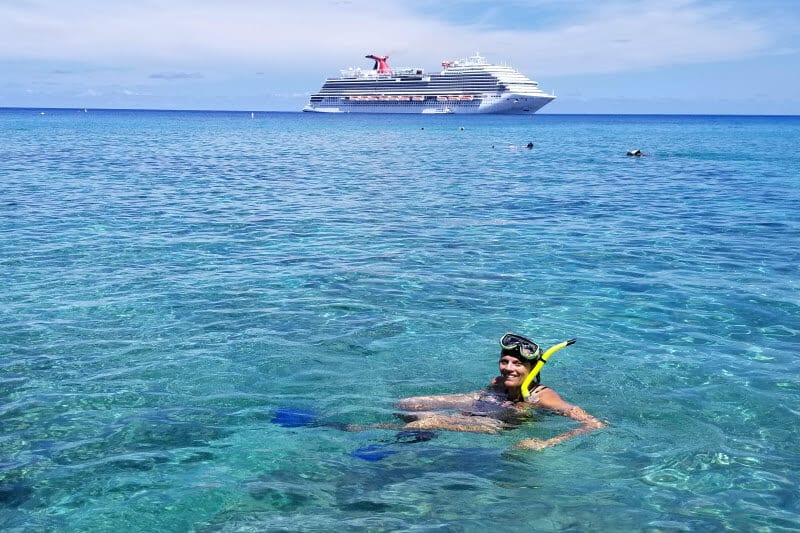 Snorkeling at the Marine Park on Grand Cayman Islands