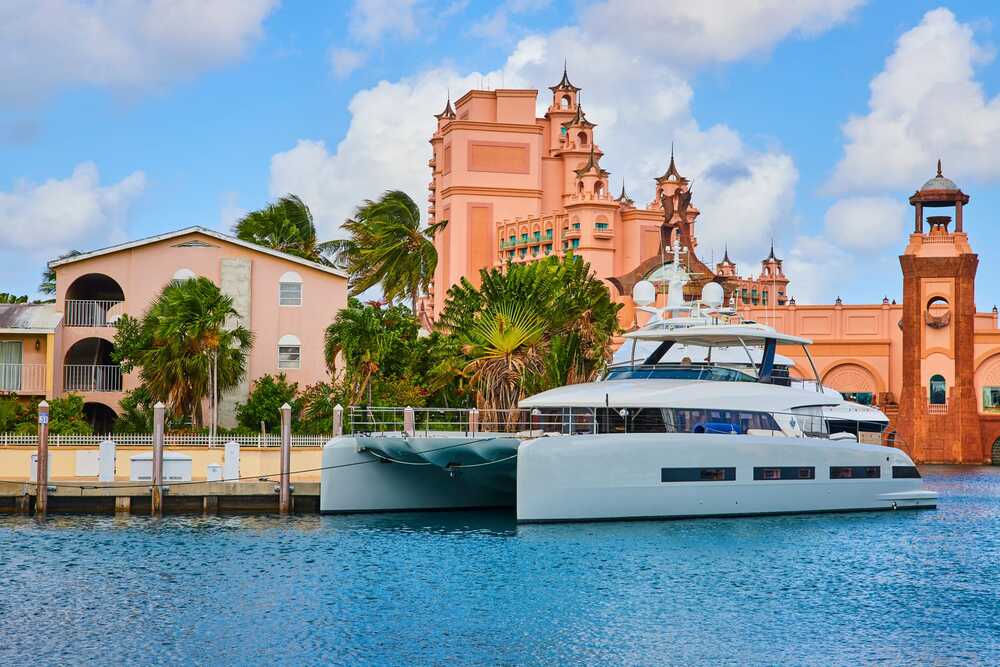 boat at port at nassau